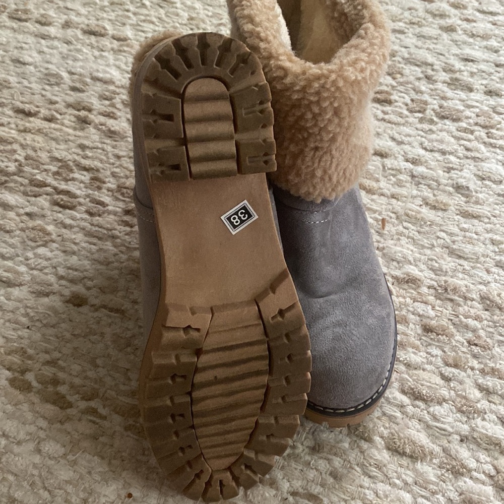 Boots - Picture 3 of 3